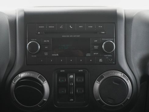 Used 2013 Jeep Wrangler Unlimited Sport AWD/4WD image 17