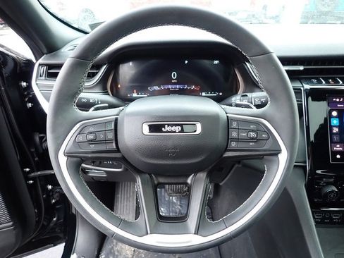 Used 2023 Jeep Grand Cherokee Altitude image 21