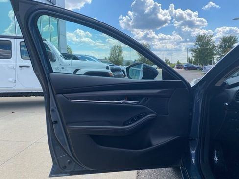 Used 2024 MAZDA MAZDA3 s image 12