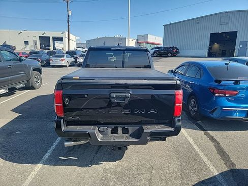 Used 2025 Toyota Tacoma SR5 image 7