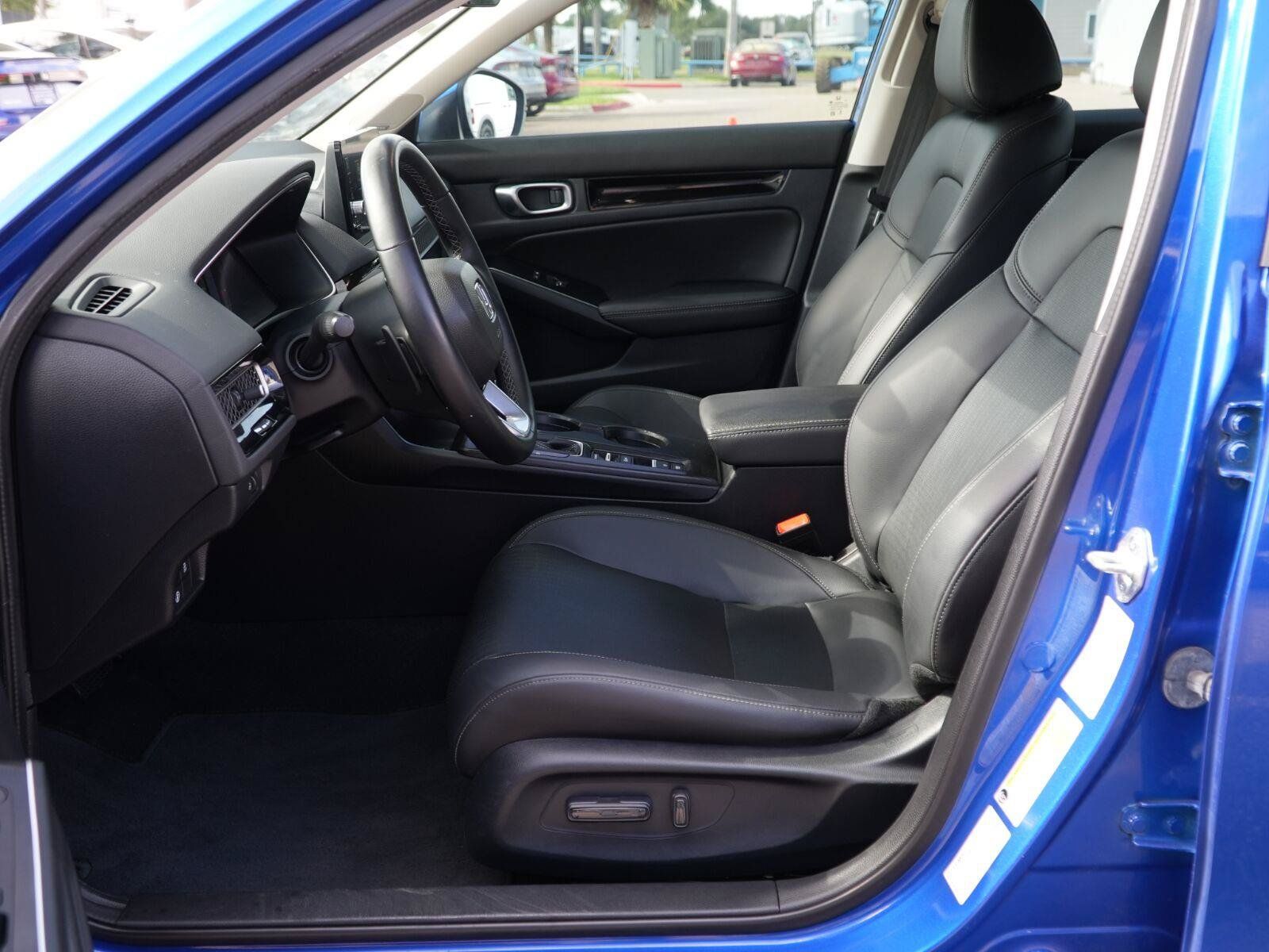 Used 2023 Honda Civic Touring image 7