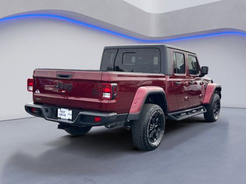 Used 2021 Jeep Gladiator Willys image 9