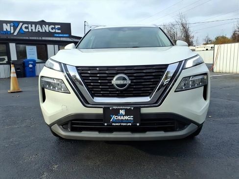Used 2022 Nissan Rogue SV w/ SV Premium Package image 8