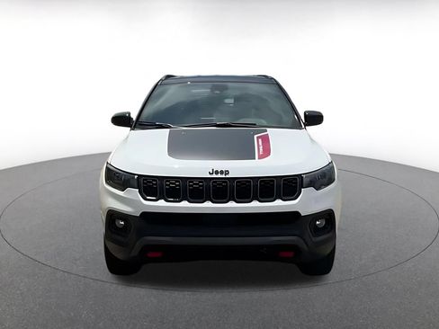 Used 2025 Jeep Compass Trailhawk AWD/4WD image 3