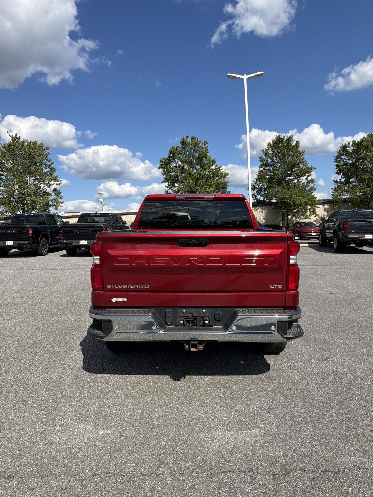 Used 2023 Chevrolet Silverado 1500 LTZ AWD/4WD image 4
