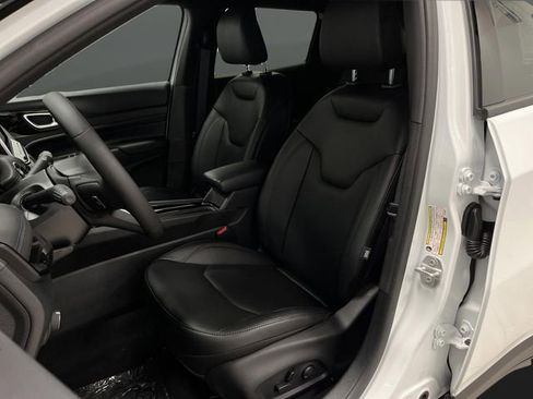 New 2026 Jeep Compass Limited image 4