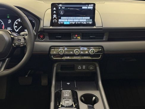 New 2025 Honda Pilot TrailSport image 14