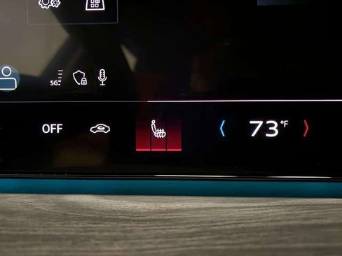 Used 2025 Audi Q5 Premium w/ Convenience Package image 44