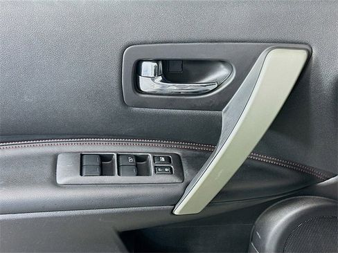 Used 2013 Nissan Rogue SL image 18