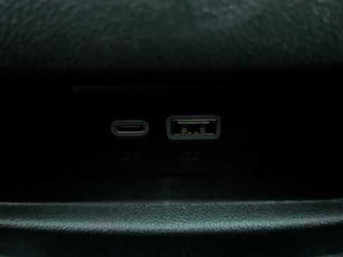 New 2025 Cadillac XT5 Sportv w/ LPO, Blue Accent Package image 10