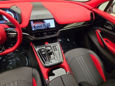 Used 2025 Aston Martin DBX 707 AWD/4WD image 22
