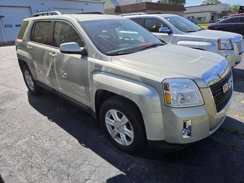 Used 2015 GMC Terrain SLE w/ Convenience Package FWD image 1
