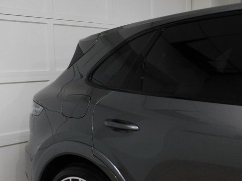 Used 2021 Porsche Cayenne GTS image 10