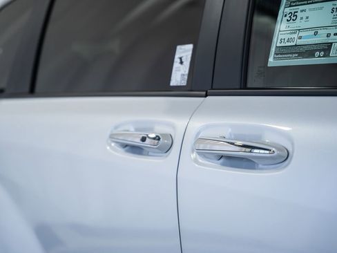 New 2026 Toyota Sienna XLE AWD/4WD image 17