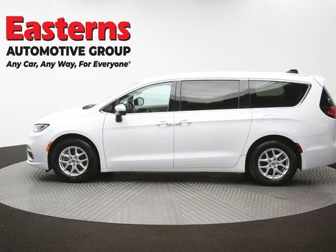 Used 2023 Chrysler Pacifica Touring-L FWD image 60