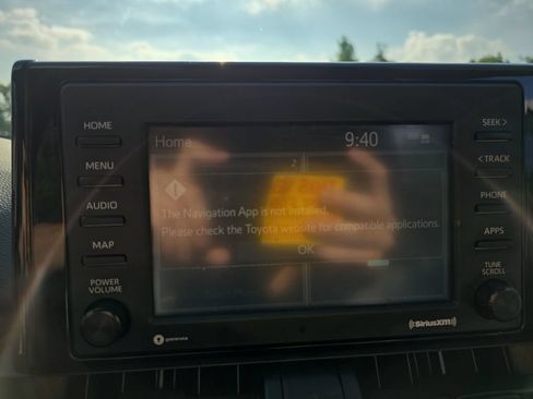 Used 2020 Toyota RAV4 XLE w/ Convenience Package AWD/4WD image 26