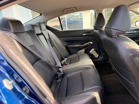 Used 2024 Nissan Altima 2.5 SR FWD image 16