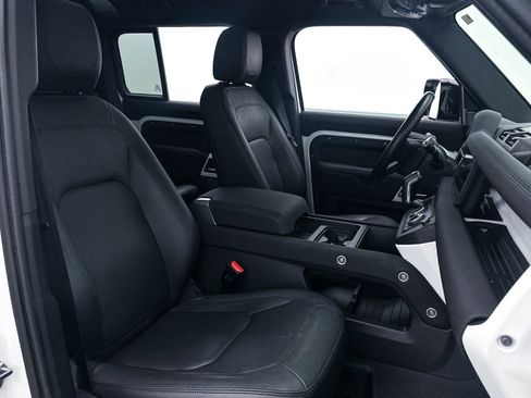 Used 2023 Land Rover Defender 110 S image 30