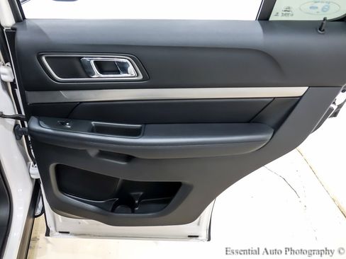 Used 2018 Ford Explorer XLT w/ Equipment Group 202A image 32