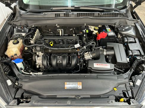 Used 2015 Ford Fusion S image 9