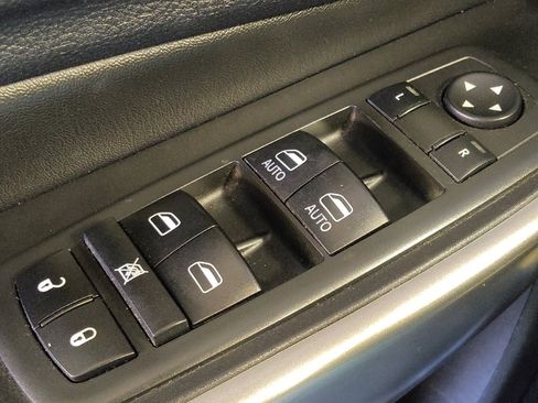 Used 2020 Jeep Cherokee Latitude Plus AWD/4WD image 27