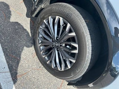 Certified 2026 Nissan Rogue Platinum w/ Platinum Premium Package AWD/4WD image 2