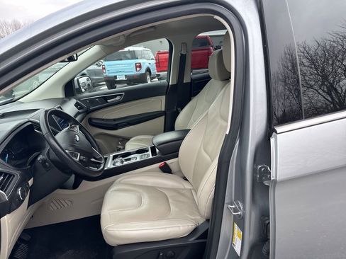 Used 2022 Ford Edge Titanium image 11