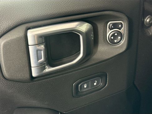 Used 2021 Jeep Wrangler Unlimited Sahara AWD/4WD image 26