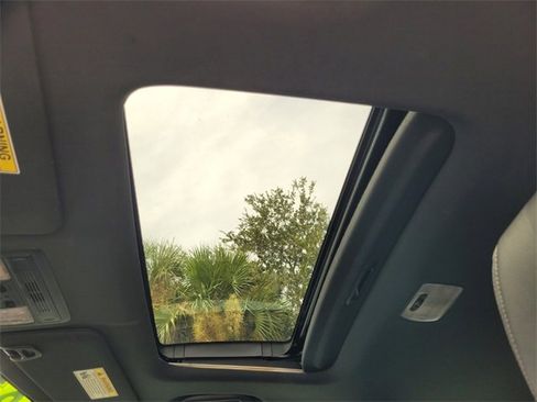 Used 2019 Honda Civic Touring image 20