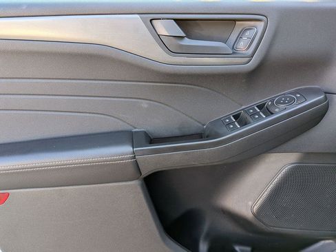 Used 2025 Ford Escape Active AWD/4WD image 11
