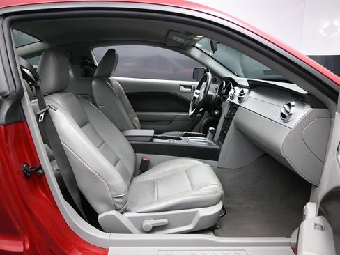 Used 2009 Ford Mustang Coupe RWD image 18