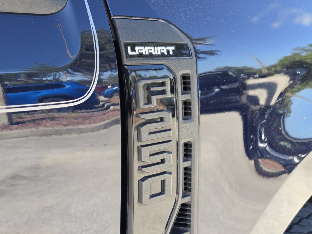 Used 2025 Ford F250 Lariat w/ Black Appearance Package AWD/4WD image 10