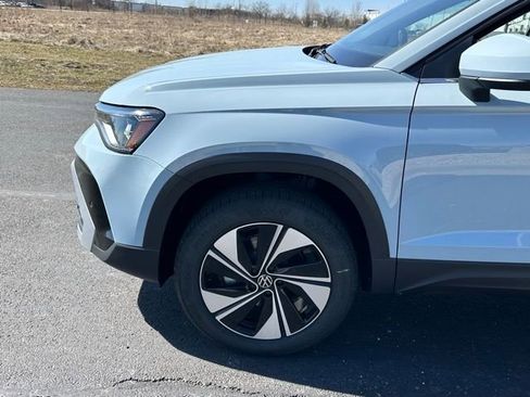 New 2026 Volkswagen Taos SE AWD/4WD image 8