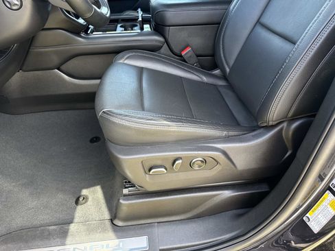 Used 2025 GMC Yukon Denali image 21