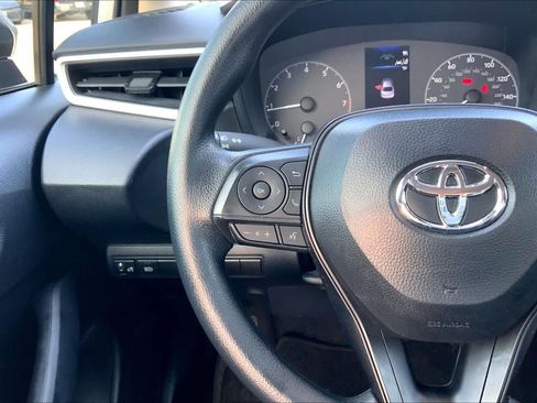 Used 2025 Toyota Corolla LE FWD image 23