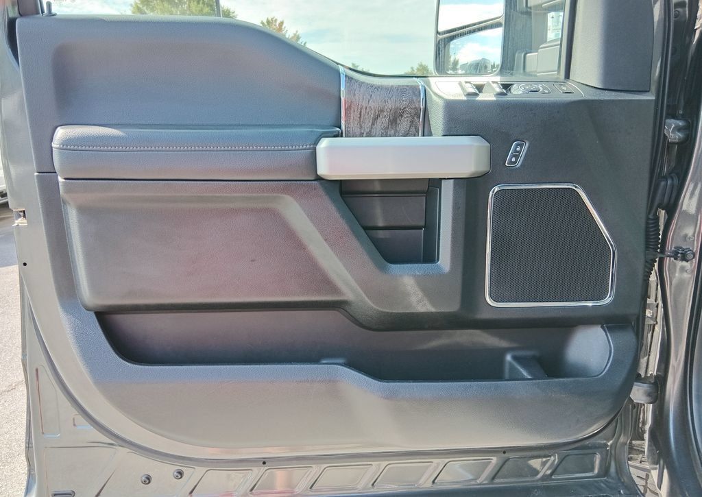 Used 2017 Ford F250 Lariat w/ Chrome Package AWD/4WD image 16