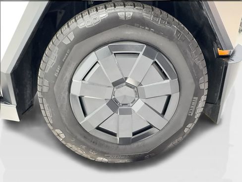 Used 2025 Tesla Cybertruck AWD Crew Cab image 13