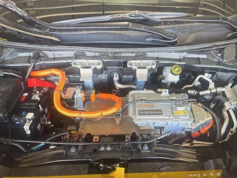 Used 2024 Nissan Ariya FWD image 14