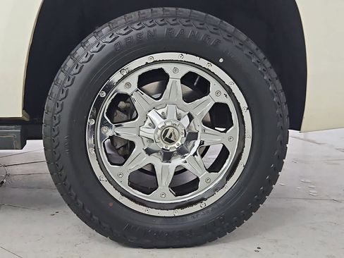 Used 2015 Chevrolet Suburban LTZ AWD/4WD image 13