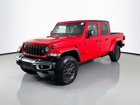 Used 2024 Jeep Gladiator Sport AWD/4WD image 4