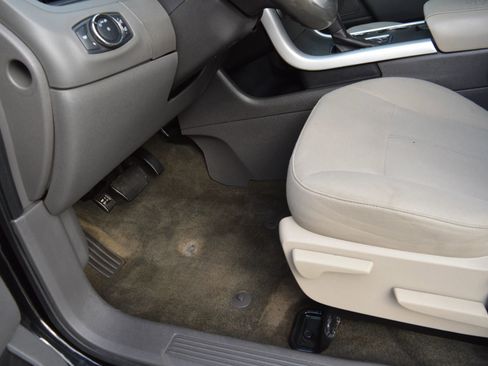 Used 2013 Ford Edge SE image 13