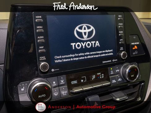 Used 2022 Toyota Highlander XLE FWD image 14
