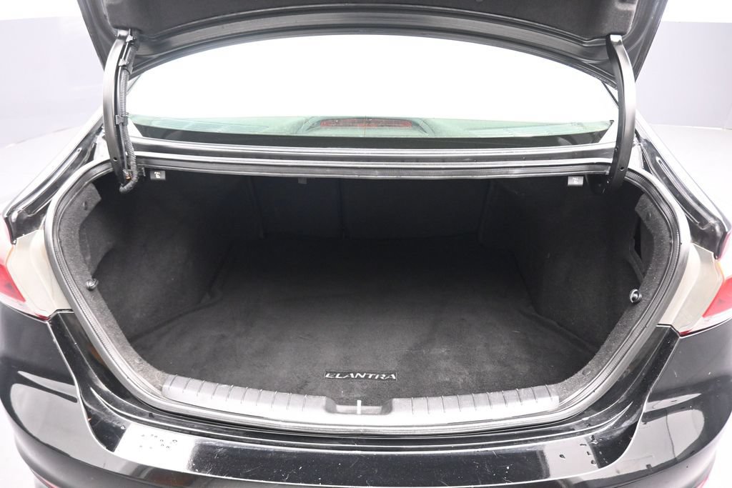Used 2018 Hyundai Elantra Value Edition w/ Cargo Package FWD image 41