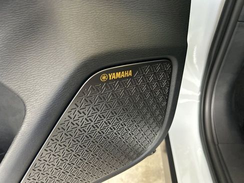 New 2025 Mitsubishi Outlander SE image 38