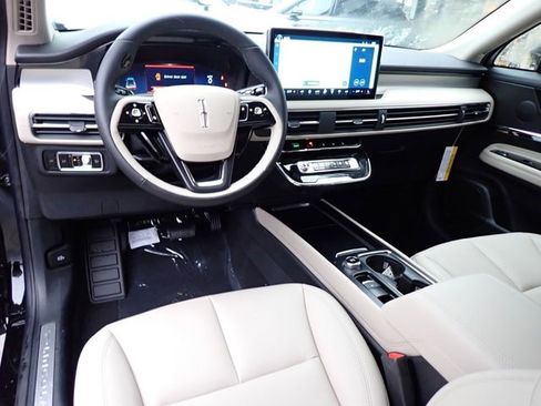 New 2026 Lincoln Corsair Grand Touring image 17