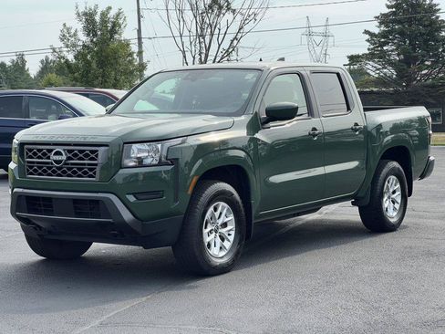 Used 2024 Nissan Frontier SV w/ Technology Package AWD/4WD image 2