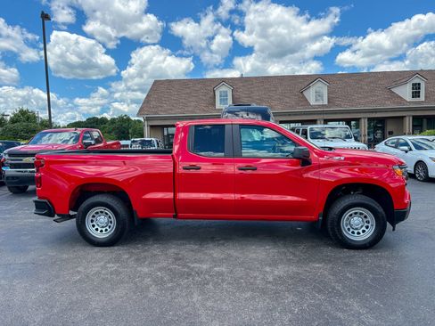 Used 2025 Chevrolet Silverado 1500 W/T w/ WT Value Package AWD/4WD image 18
