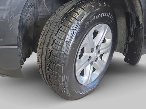Used 2013 Chevrolet Traverse LS FWD image 34