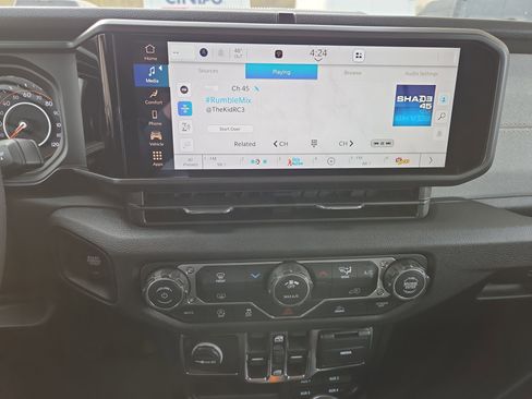 New 2026 Jeep Gladiator Sport image 10