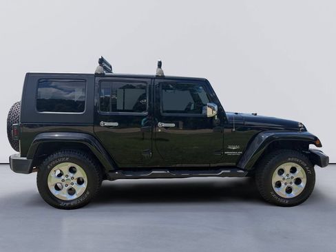 Used 2010 Jeep Wrangler Unlimited Sahara AWD/4WD image 2